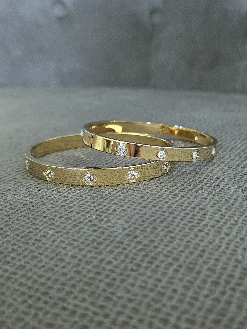 Set of Two✌️ Hinged Bangle Bracelets with Bezel Set Cubic Zirconias - NWOT - Picture 11 of 15